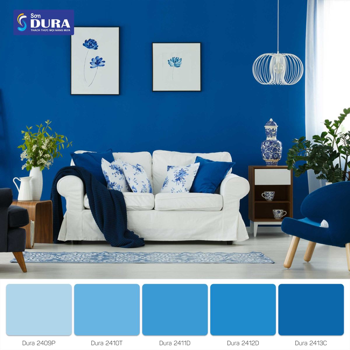 Màu xanh dương đậm kết hợp cùng nội thất trắng luôn tạo nên điểm nhấn đặc biệt cho căn phòng của bạn